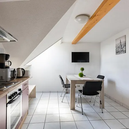 Flex Aparts - Moeblierte In *